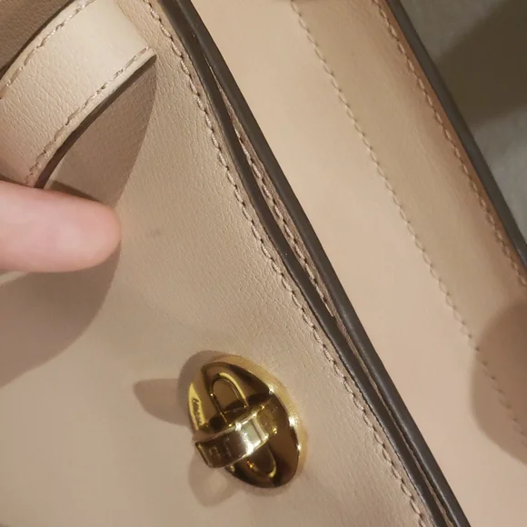 ❣️💫MARK DOWN💫❣️ Michael Kors pink bag - Picture 3 of 15